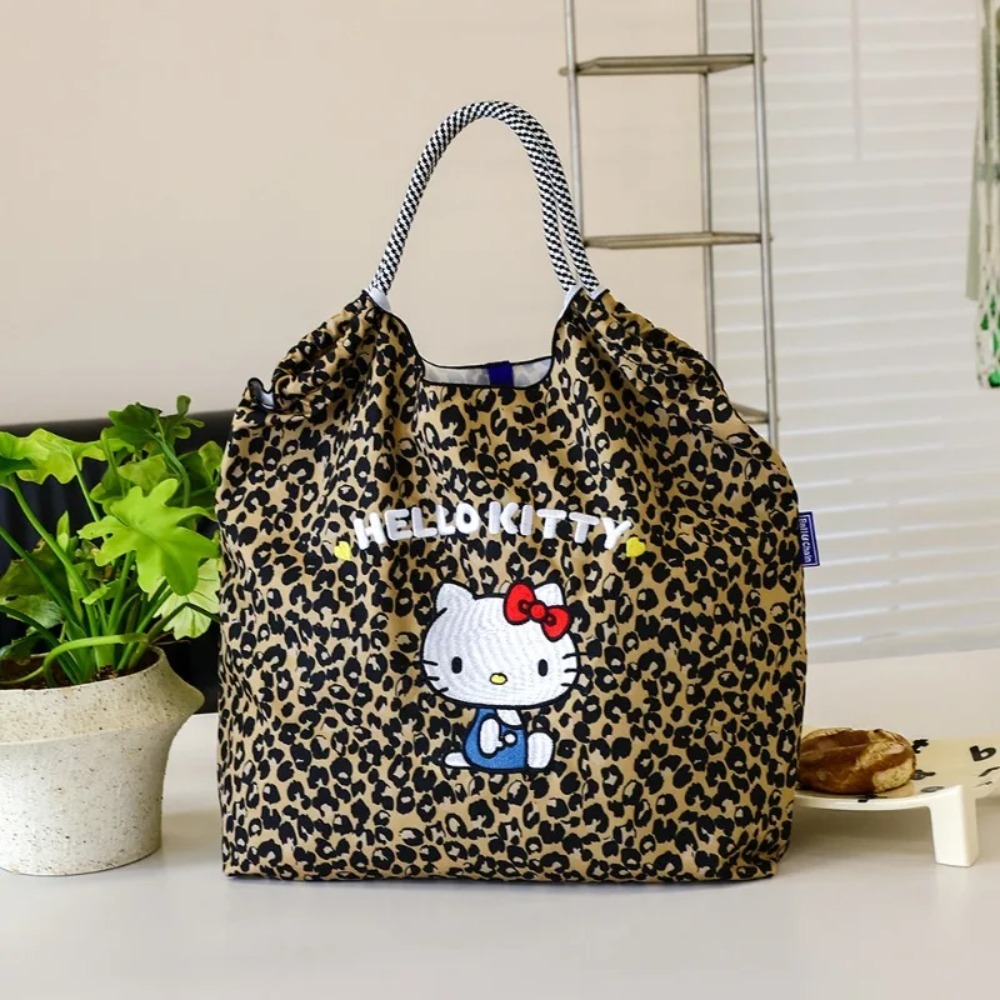 Embroidery Xmas - Kawaii Sanrio Hello Kitty's New Embroidered